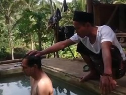 Kata Padepokan di Cianjur soal Heboh Mandi Celup Datangkan Jodoh-Kekayaan