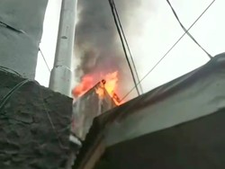 Rumah Terbakar di Kwitang Jakpus, 60 Petugas Damkar Dikerahkan