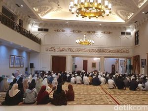 Pelayat Berdatangan, Pemakaman Haji Alim Usai Salat Jumat