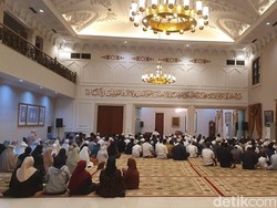 Pelayat Berdatangan, Pemakaman Haji Alim Usai Salat Jumat