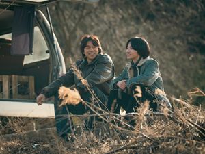 Penampilan Gong Yoo dan Song Hye Kyo di Drakor Netflix Tantara