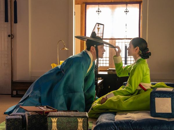 Ji Chang Wook Playboy Joseon Goda Son Ye Jin di Drakor Netflix The Scandal