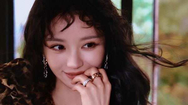 Potret Cantik Tian Xiwei Dijuluki Boneka Hidup, Kalahkan Popularitas Liu Yifei