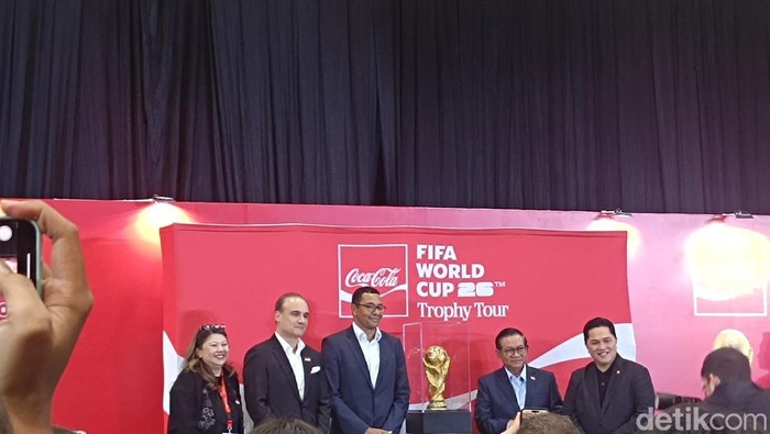 Trofi Piala Dunia Mampir di Jakarta