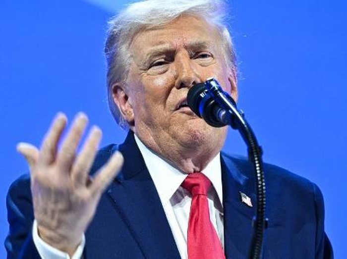 Inggris Pertimbangkan Kirim Kapal Induk ke Timur Tengah, Trump Tolak Bantuan