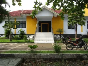 Gaji Dosen 3 Bulan Nunggak, Rektor Unswa Bima Pasang Badan dan Siap Mundur