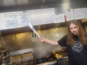 5 Deretan Aturan Makan Paling Aneh di Restoran yang Pernah Bikin Heboh