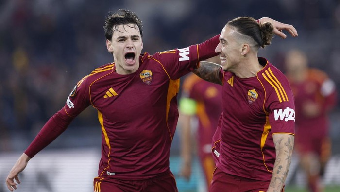 Roma Vs Stuttgart: Dua Gol Pisilli Menangkan I Lupi