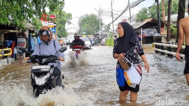 Banjir di Jakbar. (Taufiq/detikcom)