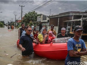 Pengungsi Banjir di Sukamekar Bekasi Butuh Perlengkapan Bayi-Makanan