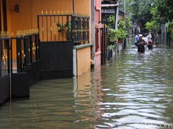 5 Hal yang Wajib Dilakukan saat Rumah Kebanjiran biar Listrik Nggak Korslet