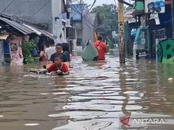 Update Banjir Jakarta Jam 3 Sore: 140 RT dan 16 Ruas Jalan Masih Terendam