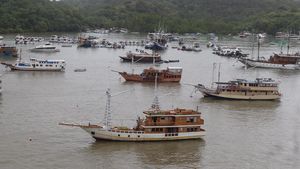 Cuaca Buruk, Seluruh Kapal Wisata Labuan Bajo Dilarang Berlayar