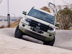 Udah Mejeng di Indonesia, Kapan Denza B5 Mulai Dijual?