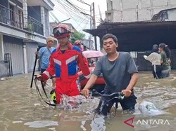 Banjir di Duri Kosambi Jakbar, Ibu Hamil-Balita Dievakuasi