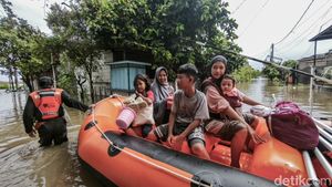 Evakuasi Warga Berlangsung di Perumahan Subsidi