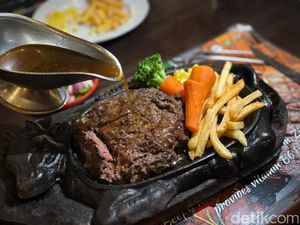 Gandy: Cicip Steak Langganan Old Money di Steakhouse Tertua Jakarta