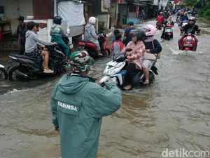 Kali Angke Meluap, Komplek Ciledug Indah Banjir