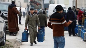 Kelangkaan Gas, Warga Palestina Mengantre Isi Ulang