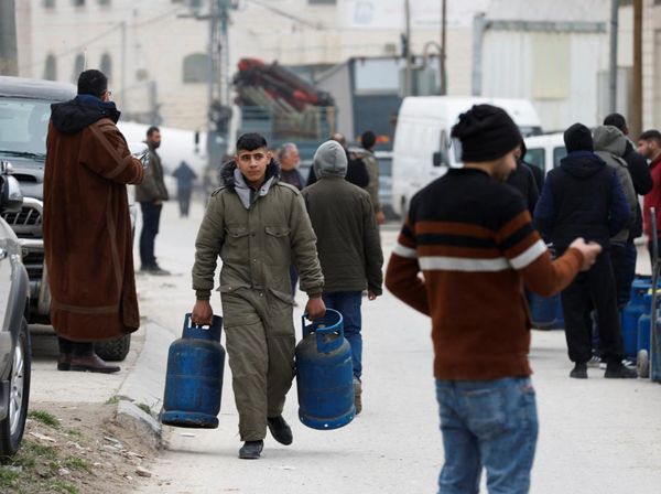 Kelangkaan Gas, Warga Palestina Mengantre Isi Ulang