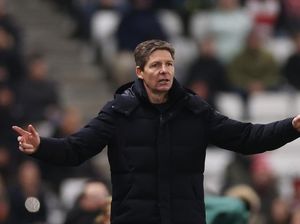 Glasner Masih Latih Palace Sampai Akhir Musim