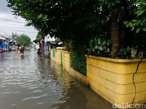 Perumahan Pinang Griya Tangerang Banjir Imbas Tanggul Jebol