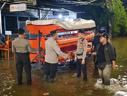 318 Warga Mengungsi Imbas Banjir Kota Tangerang, Polisi Pastikan Terlayani