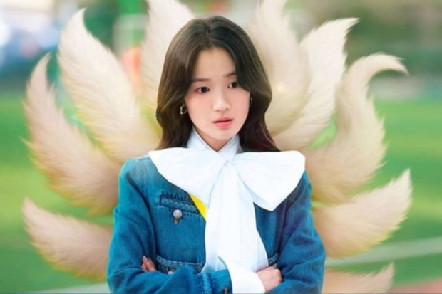 Penampilan Kim Hye Yoon sebagai gumiho bernama Eun Ho di drama No Tail to Tell. Eun Ho merupakan gumiho yang berhasil melewati ratusan tahun hidup berdampingan bersama manusia dengan memanfaatkan kekuatan mistisnya untuk bekerja.