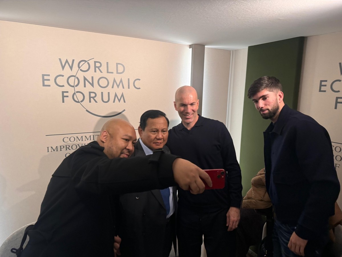 Foto: Prabowo bertemu Zidane di Davos. (Dok. akun Prabowo)