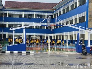 Heboh SMPN di Depok Renovasi Rp 28 M tapi 17 Kelas Tak Ada Meja-Kursi
