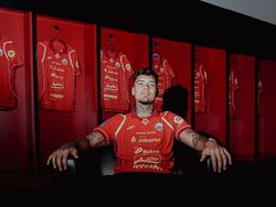 Profil Shayne Pattynama yang Rumornya Diincar Persib