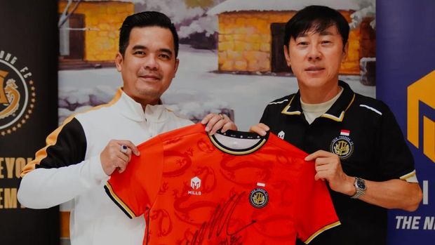 Shin Tae-yong Shin Tae-yong (STY) Academy dan Mills melakukan kolaborasi untuk membangun fondasi sepakbola usia dini di akar rumput Indonesia.