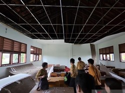 Plafon Gedung SMAN 5 Tangerang Ambruk Saat Hujan Deras, 12 Siswa Terluka