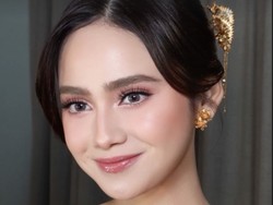 Detail Produk Makeup Syifa Hadju saat Dilamar El Rumi, Tampil Cantik Flawless