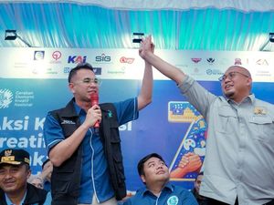 Tinjau Huntara Mandiri, Andre Rosiade Dorong Pemulihan Warga Pascabencana