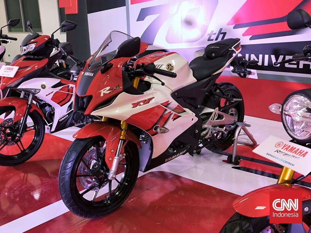 Empat model motor Yamaha, yakni MX King 150, Aerox Alpha Turbo, R15M Connected/ABS dan XSR 155, mendapat livery khusus 70th Anniversary.