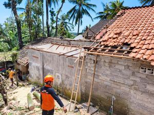 6 Rumah Rusak-7 Orang Luka Saat Angin Kencang Terjang Jember