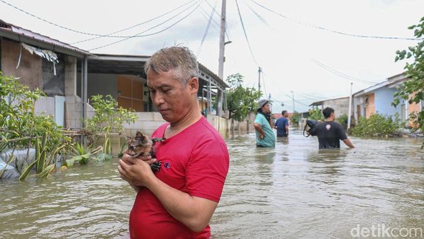 Banjir Masih Menggenangi Perumahan Subsidi di Kabupaten Bekasi