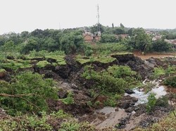 Hujan Deras, Bekas TPA Pondok Rajeg di Bogor Longsor 200 Meter