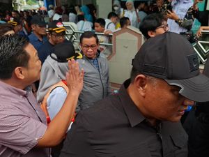 Pramono Tinjau Korban Banjir di Rawa Buaya, Warga Minta Tambah Pompa Air