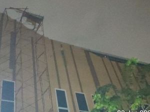 Video: Rekaman CCTV Atap GOR di Kemayoran Ambruk Timpa 11 Motor