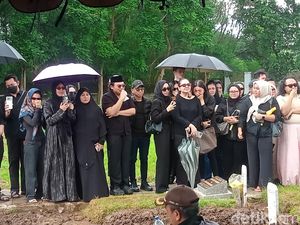 Video: Kesedihan Reza Arap di Pemakaman Lula Lahfah
