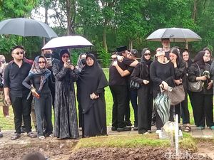 Video: Suasana Pemakaman Lula Lahfah