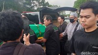 Permintaan Maaf Ayah Lula Lahfah di Pemakaman