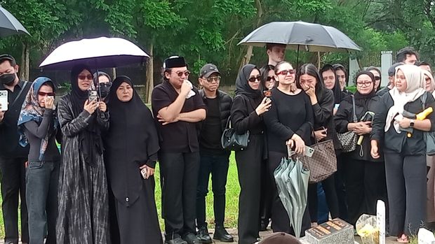 Pemakaman Lula Lahfah