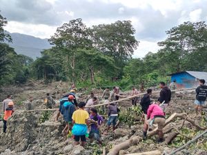 Pencarian 2 Korban Longsor Manggarai Timur Butuh Ekskavator
