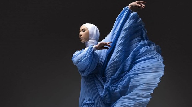 Stephanie Kurlow memulai perjalanan baletnya sejak dini/Foto: Instagram.com/stephaniekurlow Dari masa kecil hingga menemukan jati diri di dunia balet, Stephanie membuktikan bahwa hijabi balerina bisa menembus batasan dan tetap berprestasi.