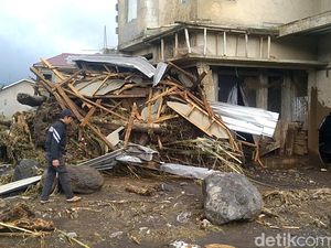 Penampakan Batu Sekepala Gajah Berserakan Usai Banjir Bandang di Pemalang