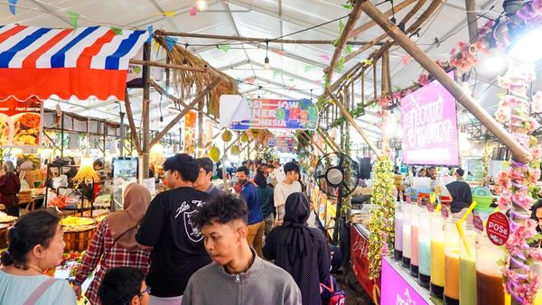 Berburu Kuliner Viral, The Park Sawangan Jadi Pusat Keramaian