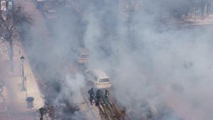 Gas Air Mata dan Bentrokan Warnai Protes Penembakan Agen Federal di Minneapolis